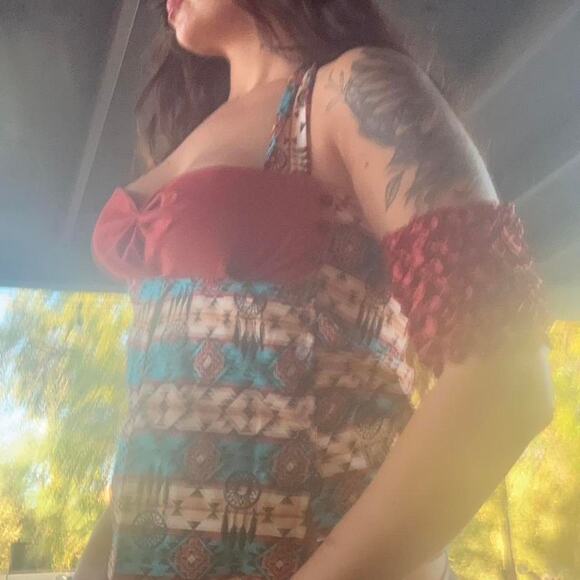 Textured red popcorn mini skirt - Picture 4 of 7